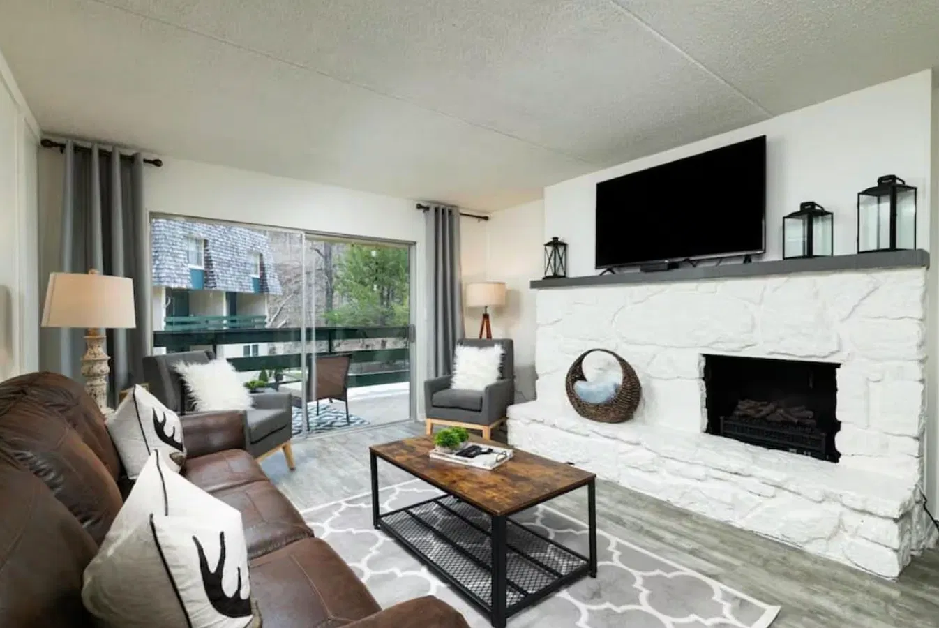 2 bed, 1064 sqft, $2,500 — Photo 1
