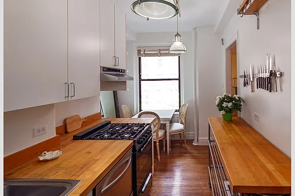 Sold by Stribling | media 3
