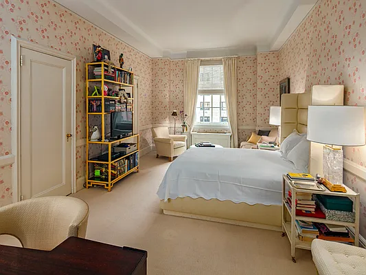 Sold by Sotheby's International Realty | media 18