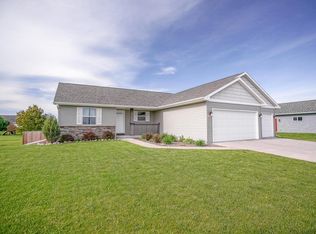631 Prairie View Dr, Evansville, WI 53536