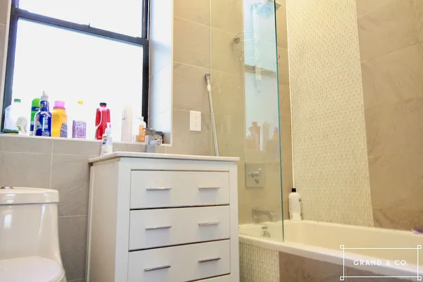 Rented by Grand & Co. | media 37