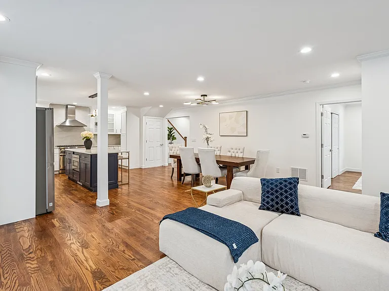 161 Myrtle Ave — Photo 10