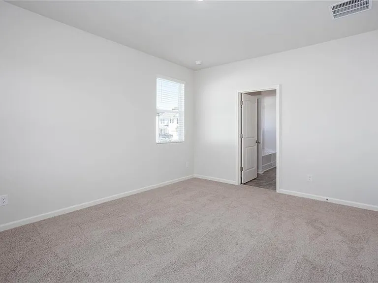 61 Grove Springs Ct — Photo 15