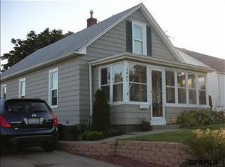 3865 Arbor St, Omaha, NE 68105
