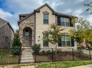 322 Julia Ln, Euless, TX 76040