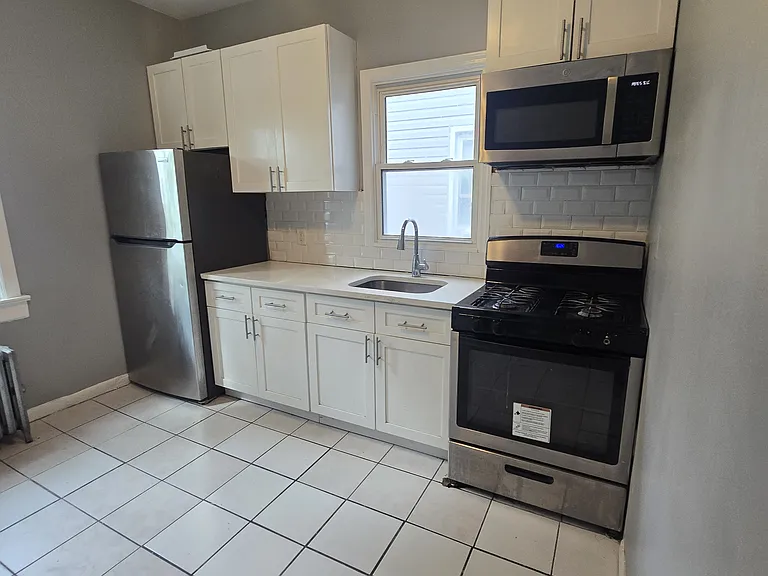 325 N Grove St #G2 — Photo 7