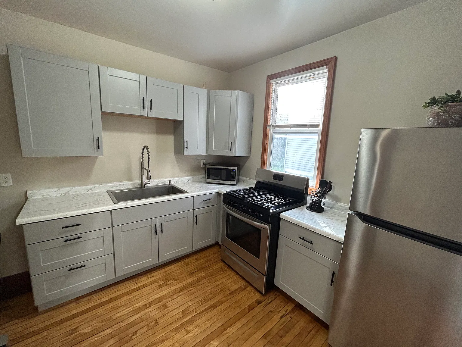 1 bed, 700 sqft, $1,375 — Photo 2