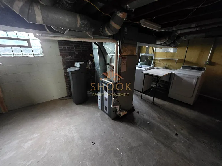 914 Vine St — Photo 30