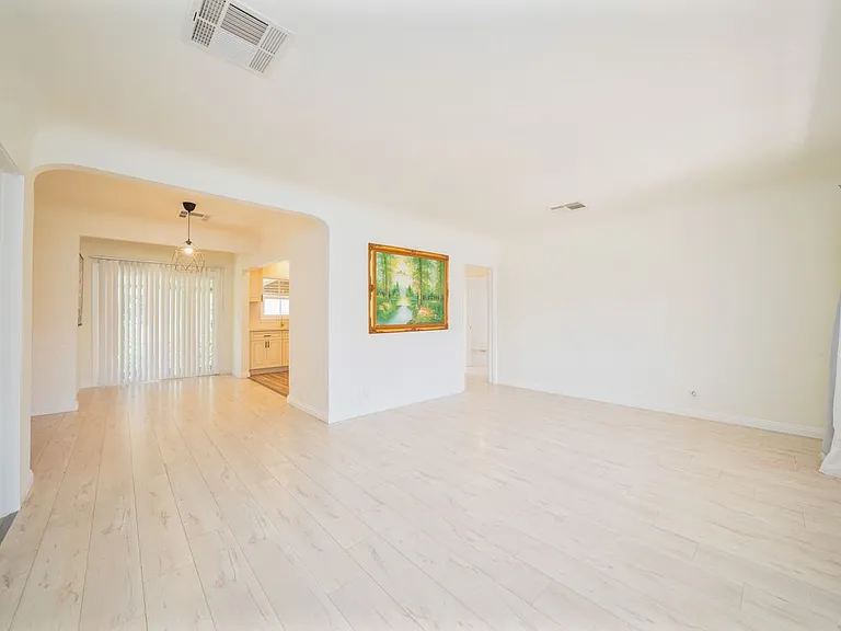 349 E Newman Ave #A — Photo 10