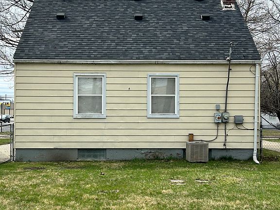 2nd image of 19136 Glenmore