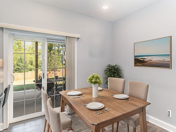 5th image of 2385 Andersonville Dr
