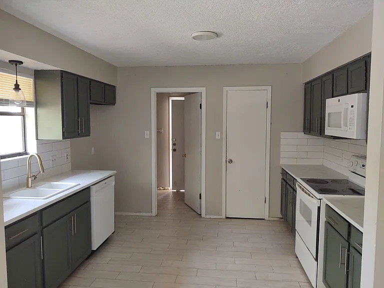 455 Ridge Dr — Photo 5