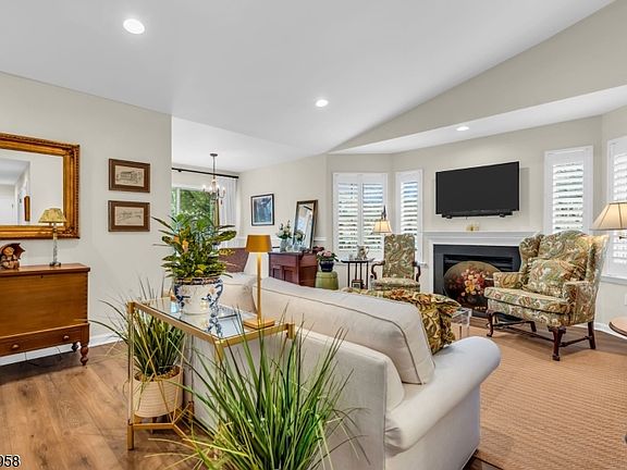 4th image of 80 Wendover Court