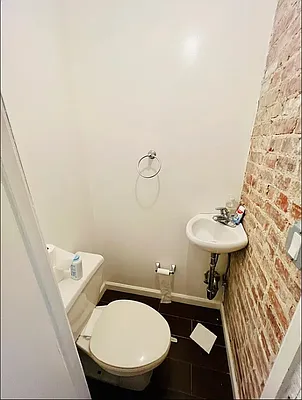 Rented by Charles Coutinho LLC | media 26