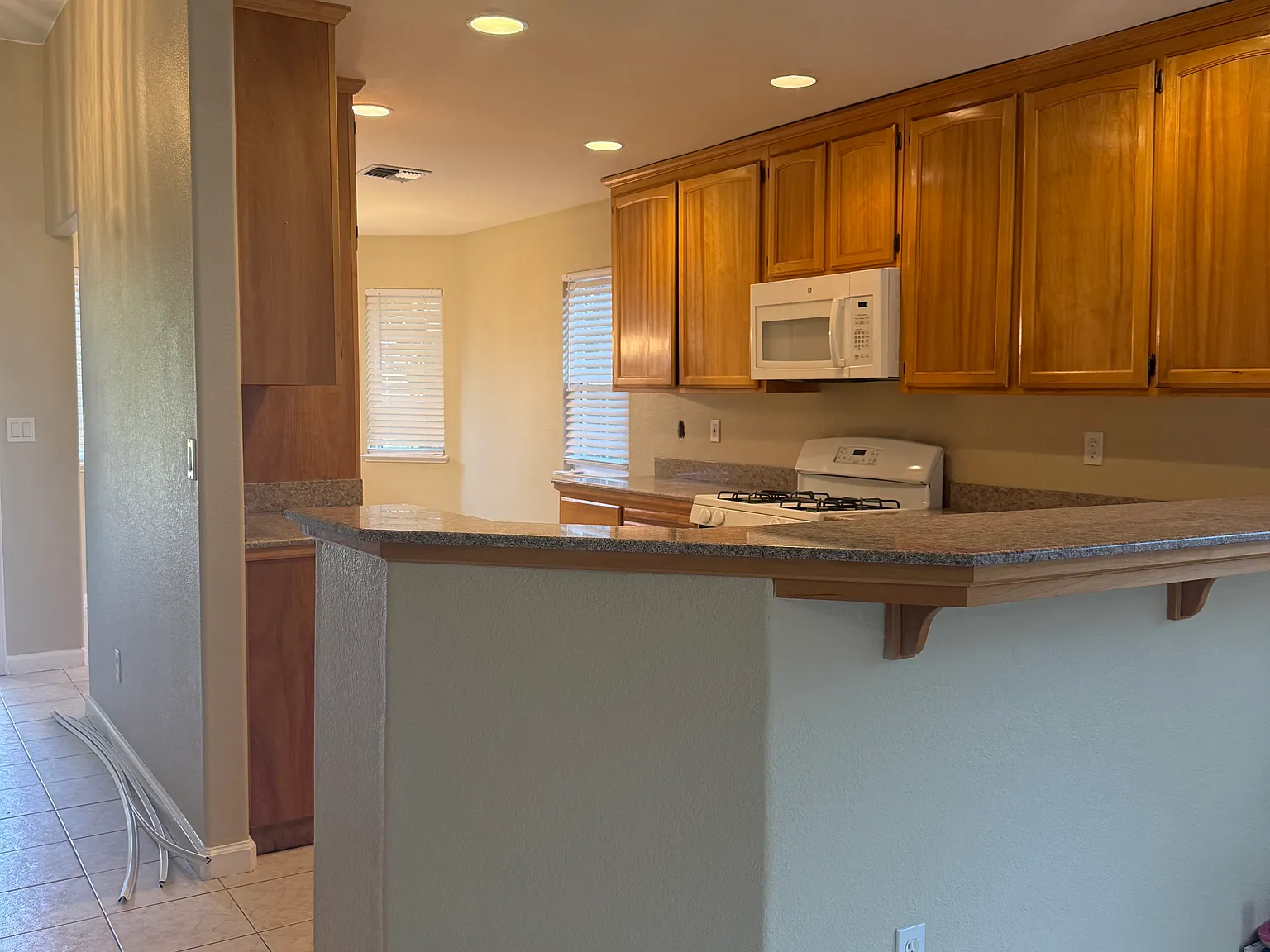 3 bed, 1500 sqft, $2,700 — Photo 4