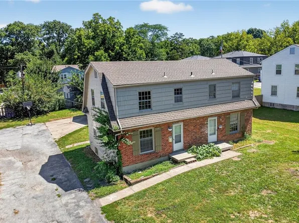 6631 Floyd St, Overland Park, KS 66202