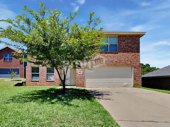 8021 Colbi Ln, Fort Worth, TX 76120