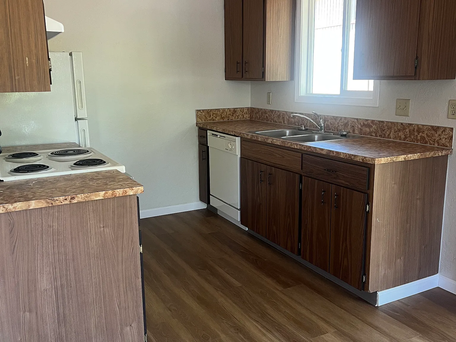 2 bed, 910 sqft, $1,400 — Photo 2