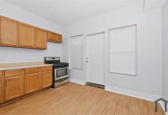 3rd image of 6228 S Eberhart Ave #3