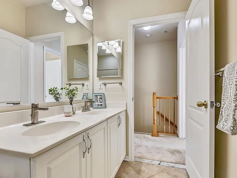 543 Ensemble Ct — Photo 37