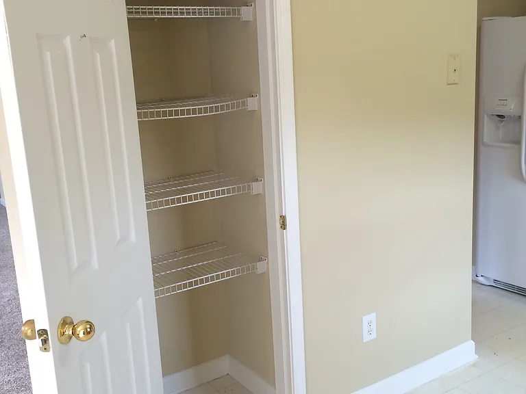 102 Otterman Ct — Photo 9