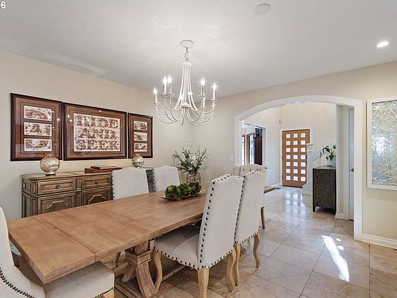 5th image of 17019 SW Rivendell Dr