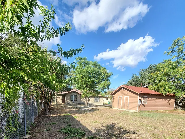 1206 Avant Ave — Photo 14