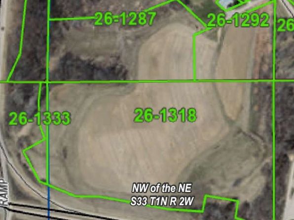 527 Badger Rd, Hazel Green, WI 53811