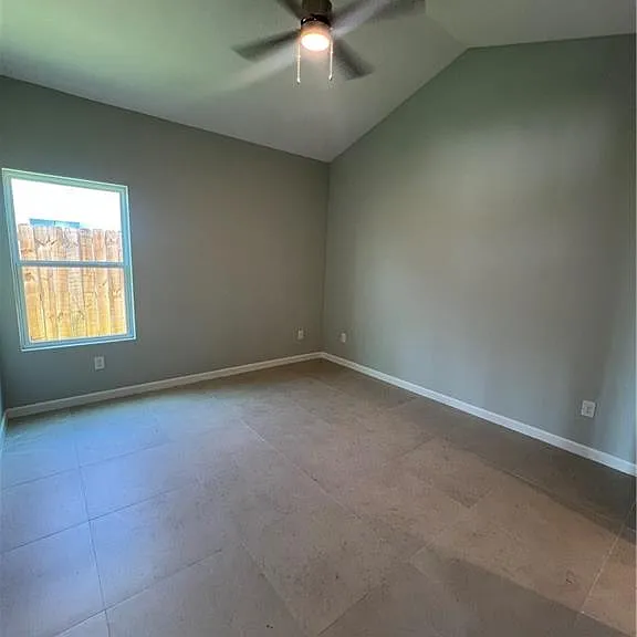 408 Sparrow Rd #2 — Photo 4