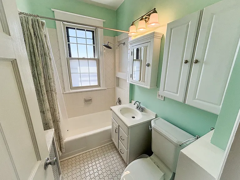 414 Seward Sq SE #401 — Photo 6