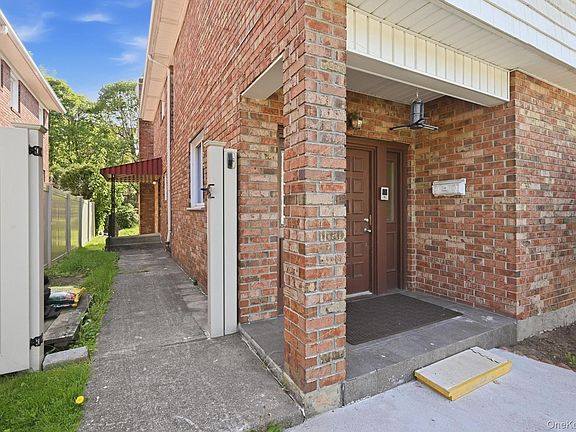 5th image of 47-18 Glenwood Street