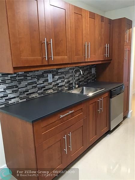 1st image of 9978 Nob Hill Ct #9978