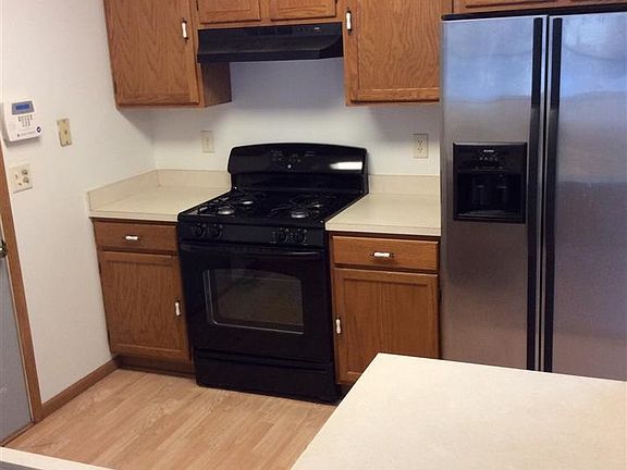 3rd image of 25979 Heatherfield Dr