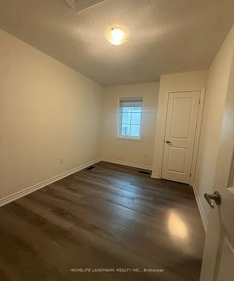 5 Thomas Frisby Jr Cres — Photo 6