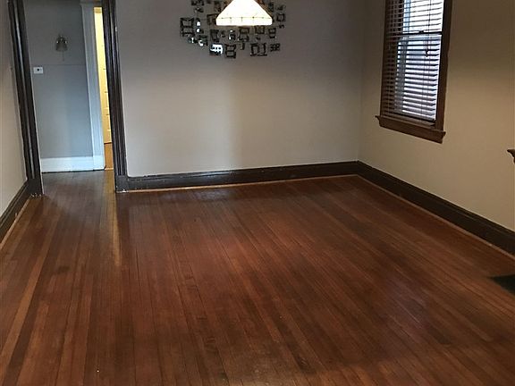 Lower unit dining room