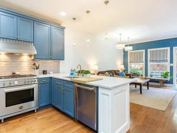 29 Andrew Ct, Southampton, NY 11968