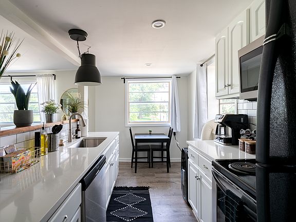 5th image of 605 Dennison Ave APT 3