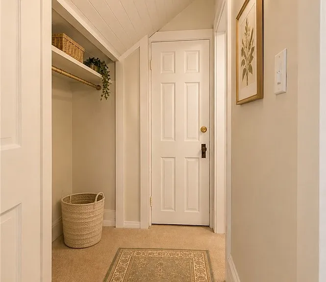 225 N Lima St #101 — Photo 4