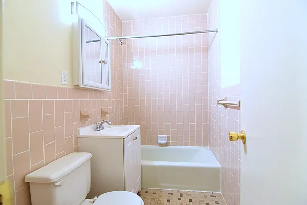 Rented by Manhattan Spaces | media 25