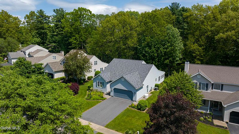 3rd image of 18 Waterview Drive