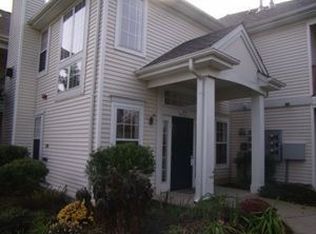 650 Honeybrook Cir, Stewartsville, NJ 08886