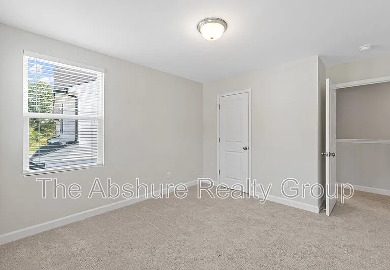 35 Village Edge Dr — Photo 37