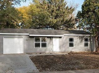 2209 Miami Dr, Iowa City, IA 52240
