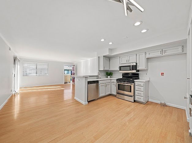 1st image of 150 E Los Angeles Ave #513A