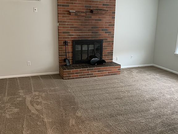 3rd image of 3713 NE 45th St