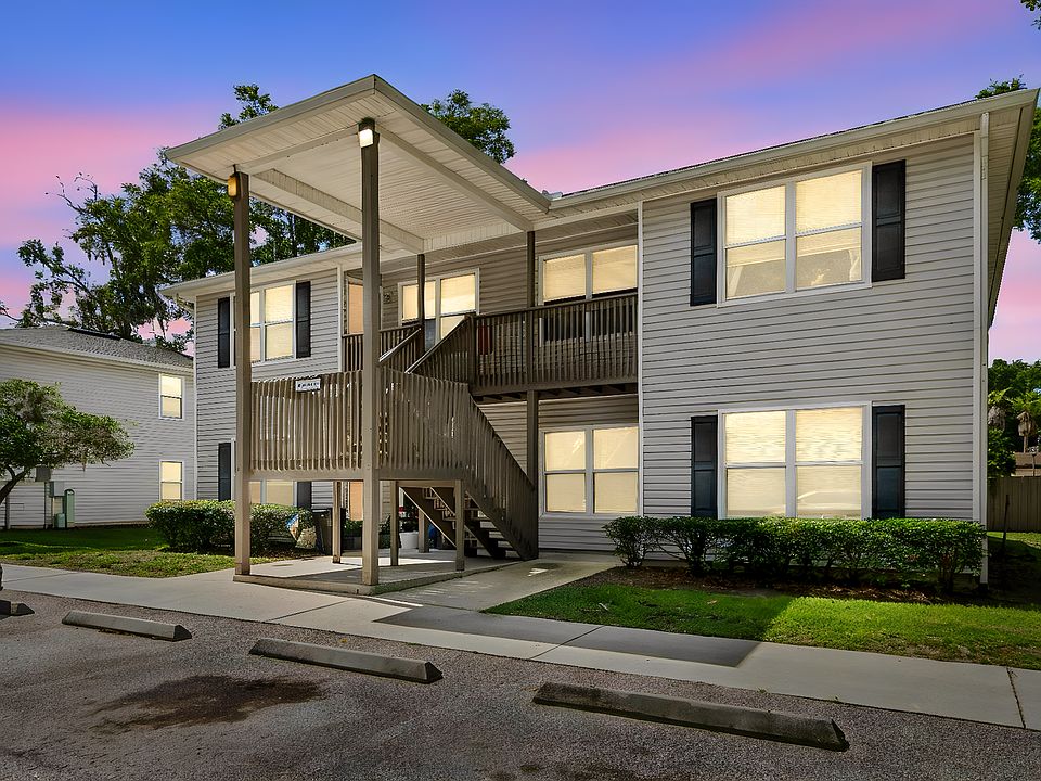1st image of 702 Meadowbrook Dr #2