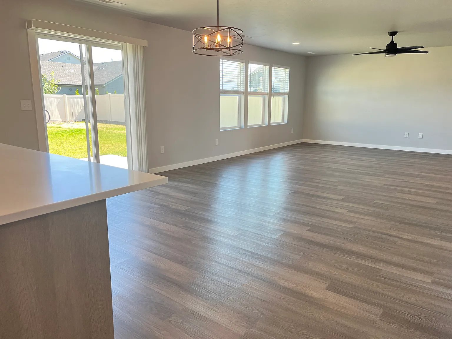4 bed, 2636 sqft, $2,800 — Photo 3