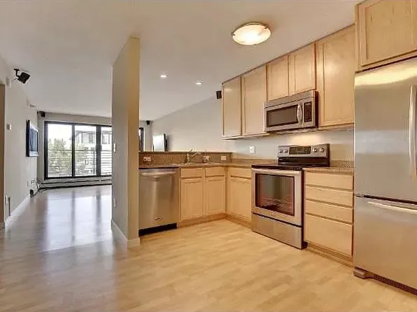 48 Groveland Ter Unit 403, Minneapolis, MN 55403
