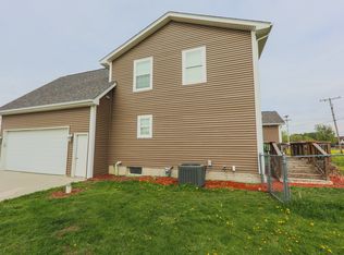 6013 Cook Rd, Swartz Creek, MI 48473