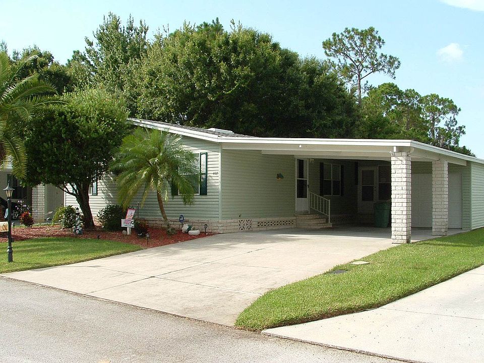 LOOKS LIKE BETTER HOMES & GARDENS INSIDE! 